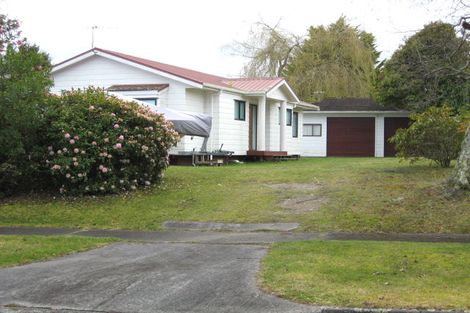 Photo of property in 16 Irwin Place, Kinloch, Taupo, 3377