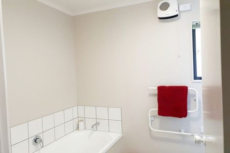 Photo of property in 42d Kitchener Road, Waiuku, 2123