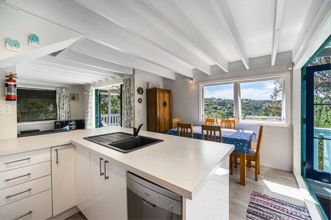 Photo of property in 22 Ocean Road, Surfdale, Waiheke Island, 1081