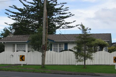 Photo of property in 402 West Coast Road, Glen Eden, Auckland, 0602