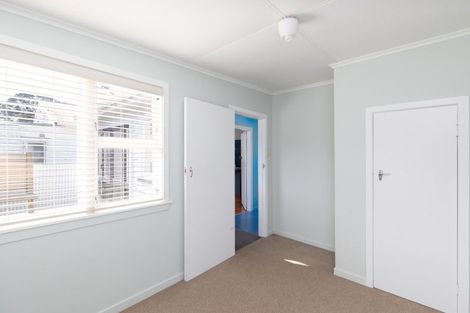 Photo of property in 14 Downe Street, New Plymouth, 4310