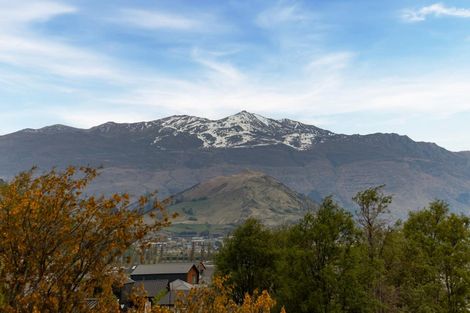 Photo of property in 24 Cunninghams Drive, Jacks Point, Queenstown, 9371