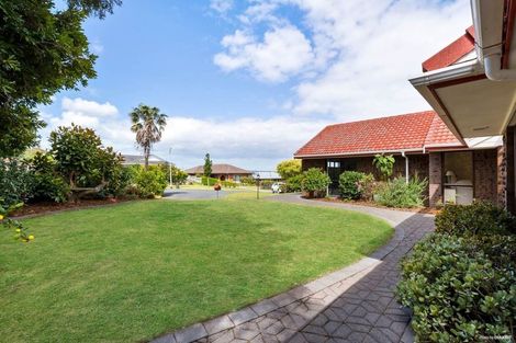 Photo of property in 8 Citation Way, Botany Downs, Auckland, 2010