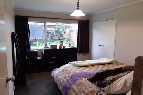 Photo of property in 2/21 Birman Close, Half Moon Bay, Auckland, 2012