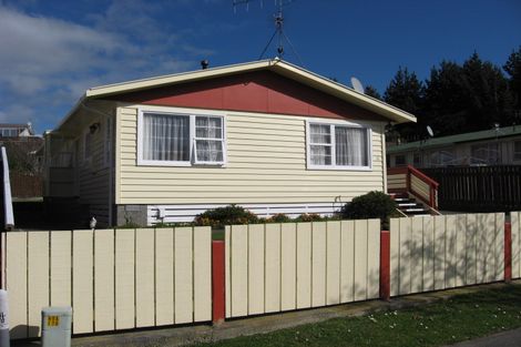 Photo of property in 33 Stockdale Street, Wainuiomata, Lower Hutt, 5014