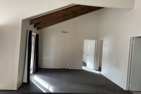 Photo of property in 2/723 Swanson Road, Swanson, Auckland, 0612