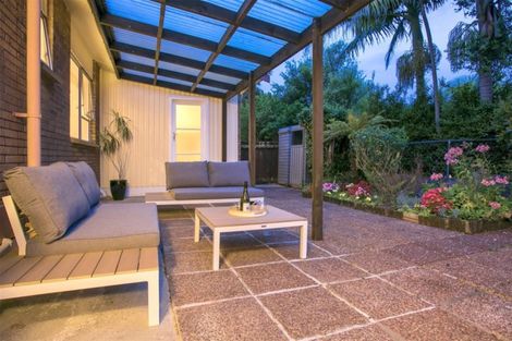 Photo of property in 3/5 Tobruk Crescent, Milford, Auckland, 0620