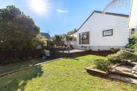 Photo of property in 6 Standish Place, Bayview, Auckland, 0629