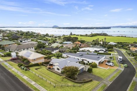 Photo of property in 1 Owen Place, Omokoroa, 3114