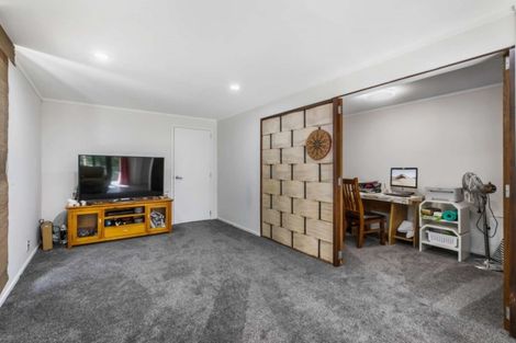 Photo of property in 39a Evelyn Road, Cockle Bay, Auckland, 2014