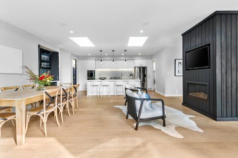 Photo of property in 30a Bernard Magnus Lane, Greenhithe, Auckland, 0632