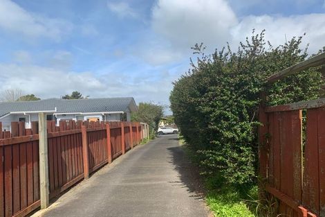 Photo of property in 11 Cockayne Crescent, Sunnynook, Auckland, 0620