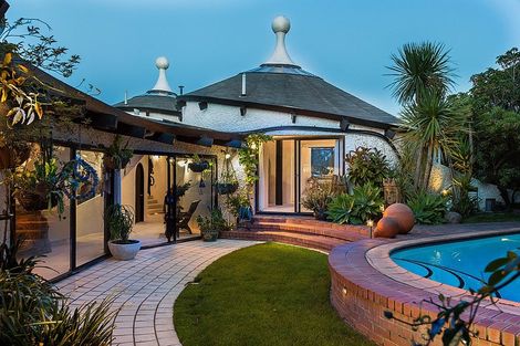 Photo of property in 82 Seaview Road, Paremata, Porirua, 5024