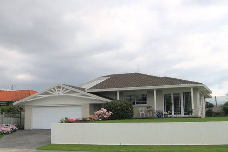 Photo of property in 120 Russley Drive, Mount Maunganui, 3116