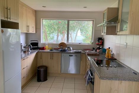 Photo of property in 11 Cockayne Crescent, Sunnynook, Auckland, 0620