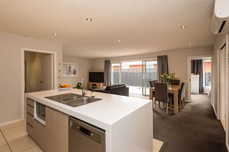 Photo of property in 28 Woodford Terrace, Ilam, Christchurch, 8053