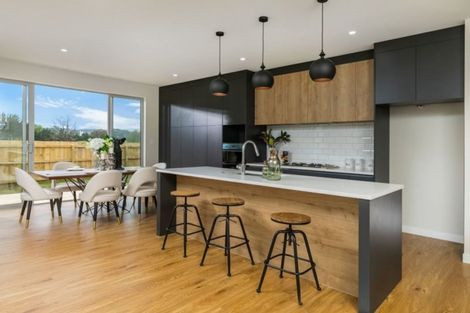 Photo of property in 17 Moemoea Avenue, Kumeu, 0810