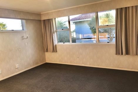 Photo of property in 77 Bartholomew Road, Levin, 5510