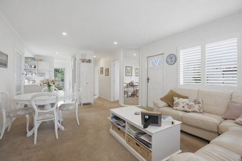 Photo of property in 86a Gover Street, New Plymouth, 4310