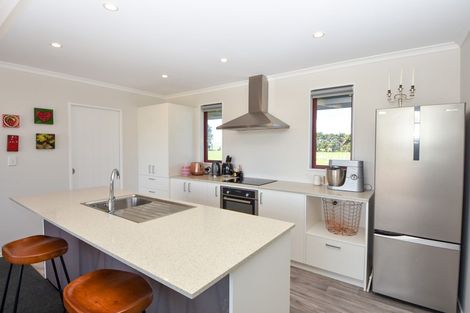 Photo of property in 8 Madison Street, Carterton, 5713