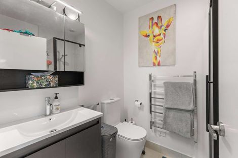 Photo of property in 28 Kotuitui Street, Manukau, Auckland, 2104