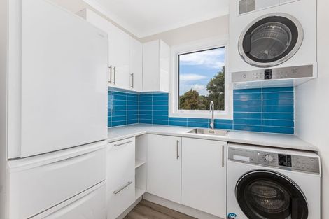 Photo of property in 118 Kahu Road, Paremata, Porirua, 5024