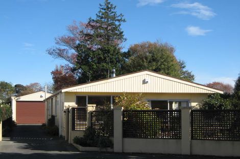 Photo of property in 6 Ladbrokes Place, Fendalton, Christchurch, 8052