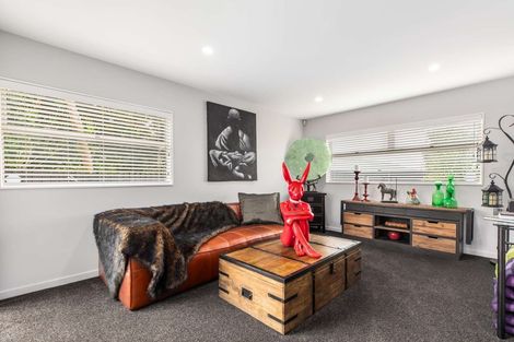 Photo of property in 74a Buscomb Avenue, Henderson, Auckland, 0610