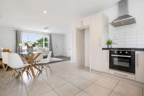 Photo of property in 2/111 Aikmans Road, Merivale, Christchurch, 8014