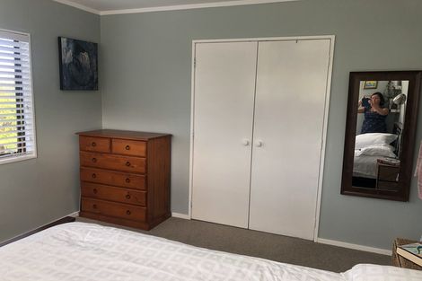 Photo of property in 2/25 Taioma Crescent, Te Atatu Peninsula, Auckland, 0610