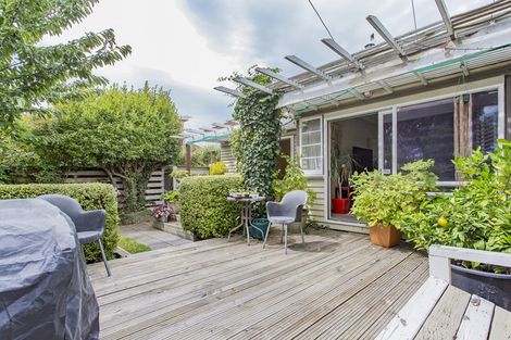 Photo of property in 174 Weston Road, St Albans, Christchurch, 8052