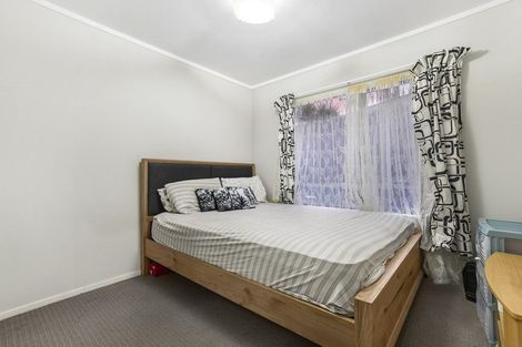 Photo of property in 32 Randwick Place, Randwick Park, Auckland, 2105