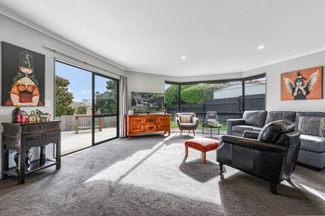 Photo of property in 16 Palm Grove Drive, Western Heights, Hamilton, 3200