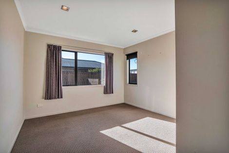 Photo of property in 40 Montague Grove, Stratford, 4332