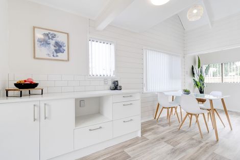 Photo of property in 1/13 Blanes Road, Weymouth, Auckland, 2103