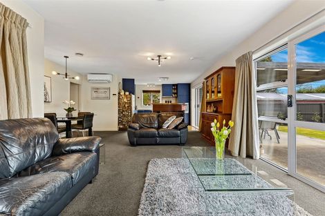 Photo of property in 61 Liverton Crescent, Bishopdale, Christchurch, 8053