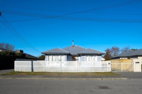 Photo of property in 10 Plynlimon Road, Fendalton, Christchurch, 8052