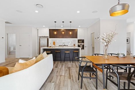 Photo of property in 9 Walter Ruddock Avenue, Kumeu, 0810