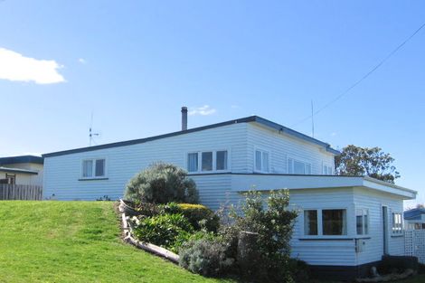 Photo of property in 5 Kennedy Street, Foxton Beach, Foxton, 4815
