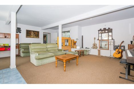 Photo of property in 4/496 Glenfield Road, Glenfield, Auckland, 0629