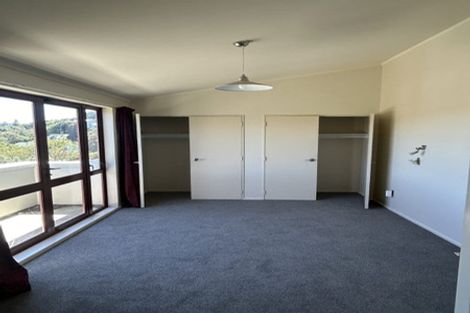 Photo of property in 5 Mitika Way, Strathmore Park, Wellington, 6022