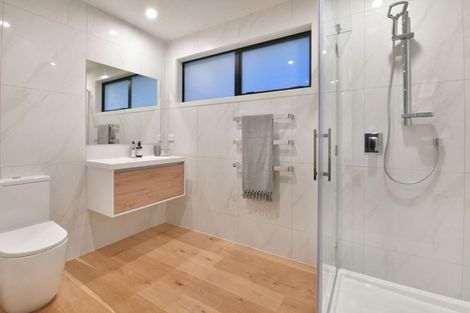 Photo of property in 1043 Whangaparaoa Road, Tindalls Beach, Whangaparaoa, 0930