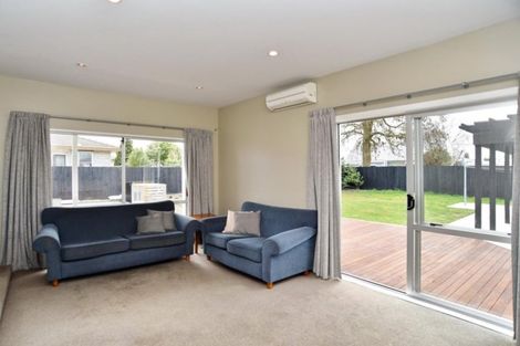 Photo of property in 63 Solomon Avenue, Redwood, Christchurch, 8051