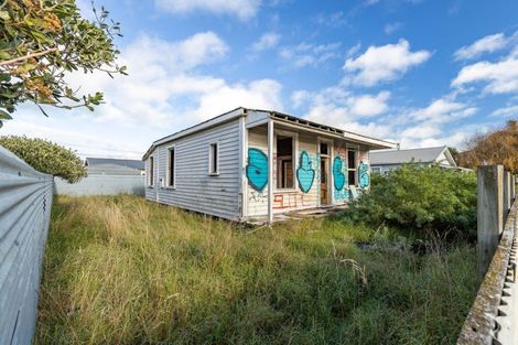 Photo of property in 87 Hinau Street, Castlecliff, Wanganui, 4501