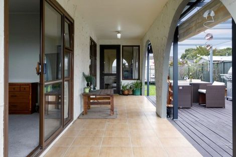 Photo of property in 2 Kew Place, Richmond Heights, Taupo, 3330