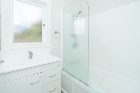 Photo of property in 52 Pollen Crescent, Melville, Hamilton, 3206