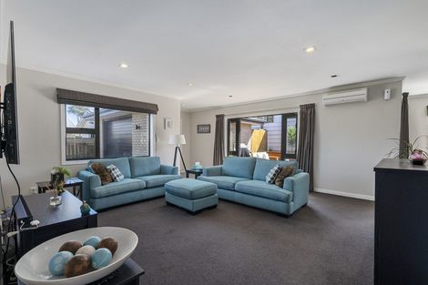 Photo of property in 39 Dahlstrom Grove, Kelvin Grove, Palmerston North, 4414