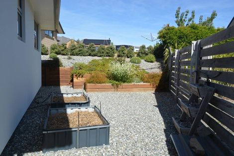 Photo of property in 4 Avalanche Place, Wanaka, 9305