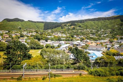 Photo of property in 3c Duncan Street, Tawa, Wellington, 5028