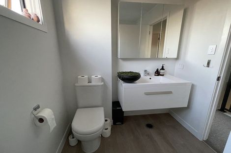 Photo of property in 2f Tramway Road, Beach Haven, Auckland, 0626